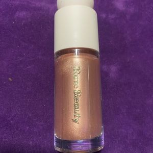 Rare Beauty Liquid Luminizer in Transcend